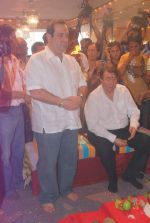 Randhir Kapoor, Rajiv Kapoor at Ganeshotsav in rk studios, Mumbai on 19th Sept 2012 (121).JPG